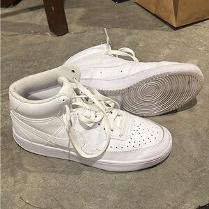 Nike White mid-Top Sneakers